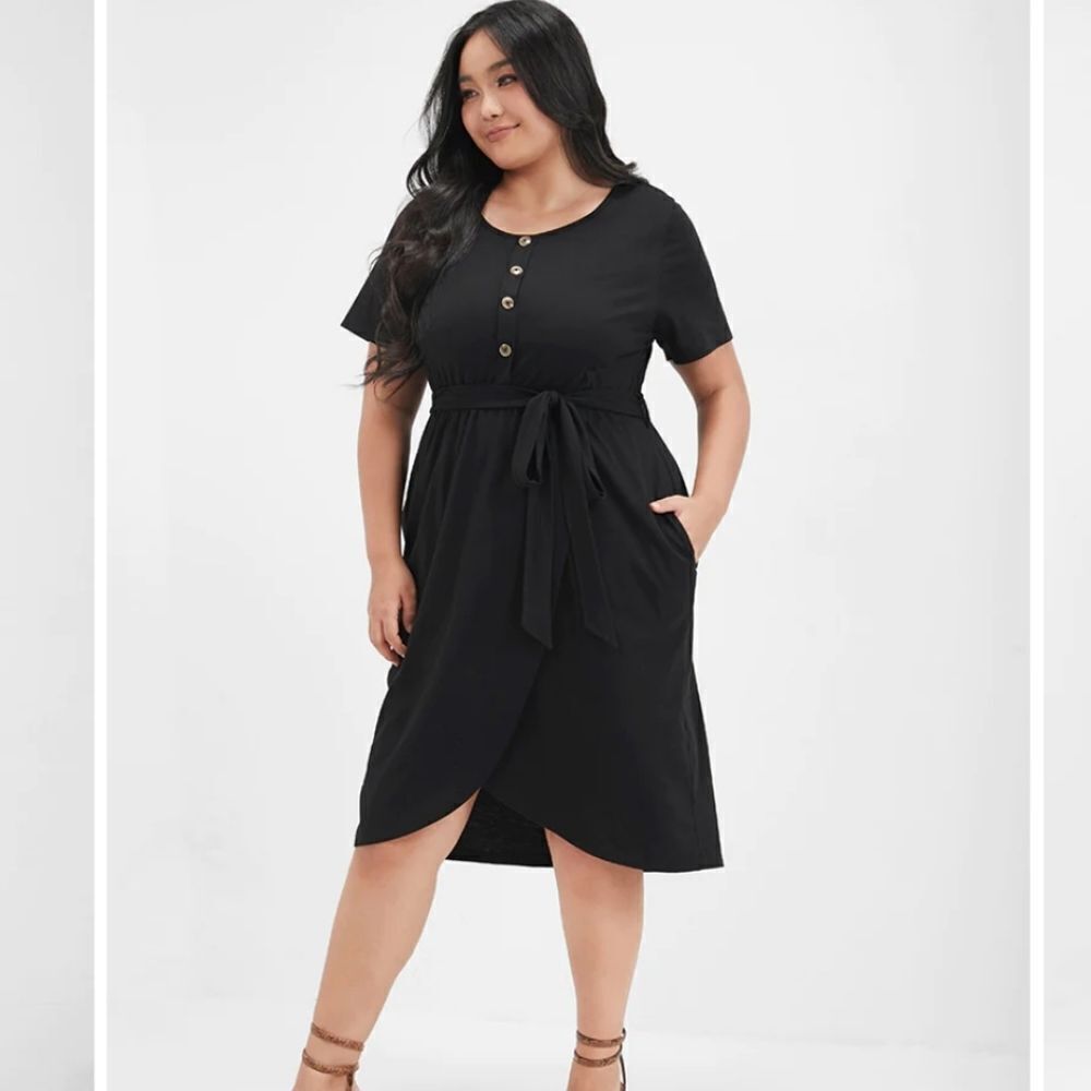 NWT BloomChic black button dress 10/M